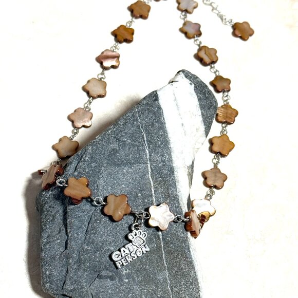 Caramel Mother of Pearl Flower Beaded Short Necklace+Cat Person PawPrint Pendant - Picture 4 of 13